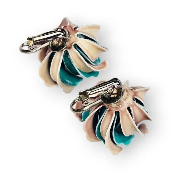 Vintage Flower Earrings Blue Peach Enamel Swirled Petals Clip On Dimensional ~1" - Picture 5 of 7